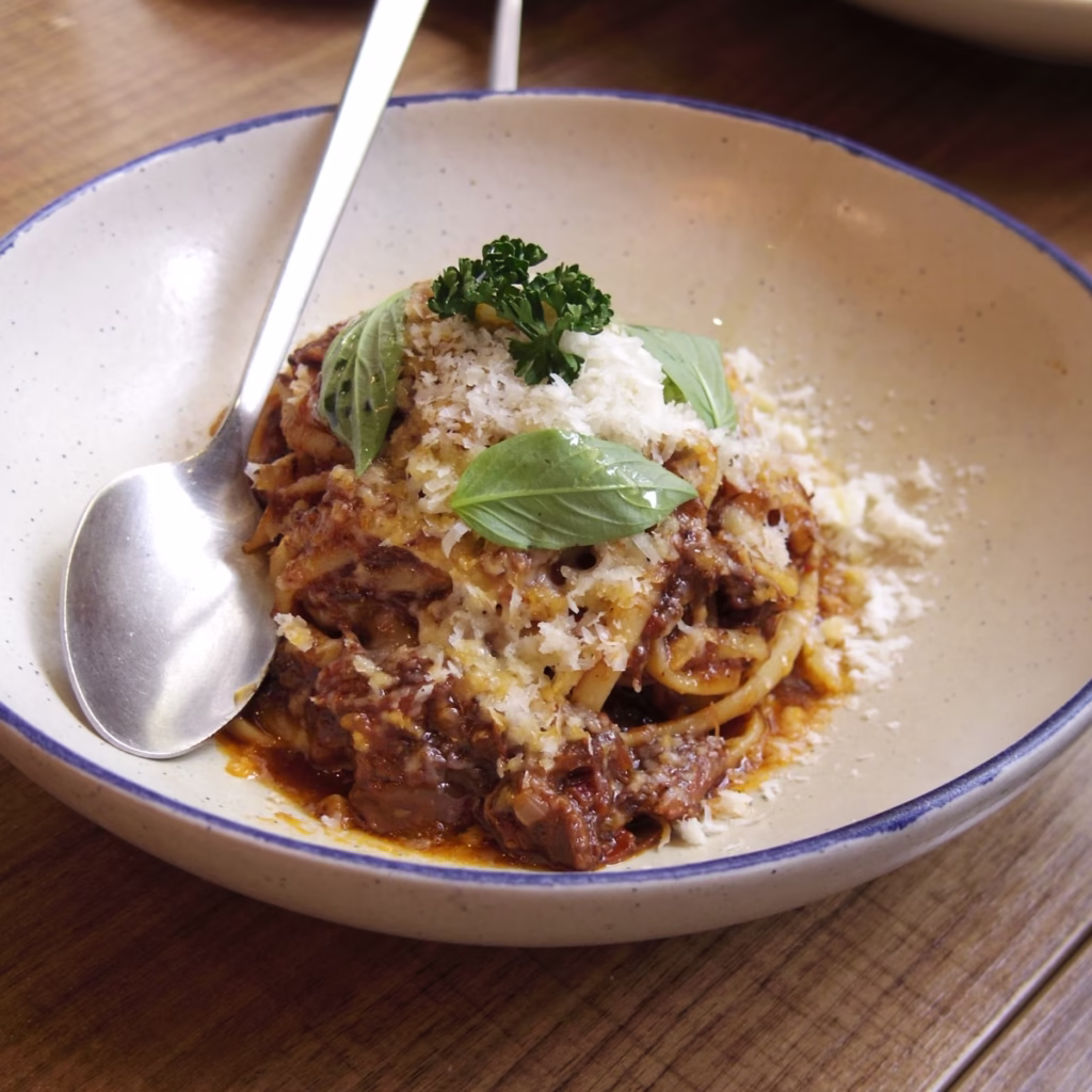 JOEY’S RESTAURANT & BAR 小天使精釀啤酒餐廳 燉牛肉肉醬義大利麵