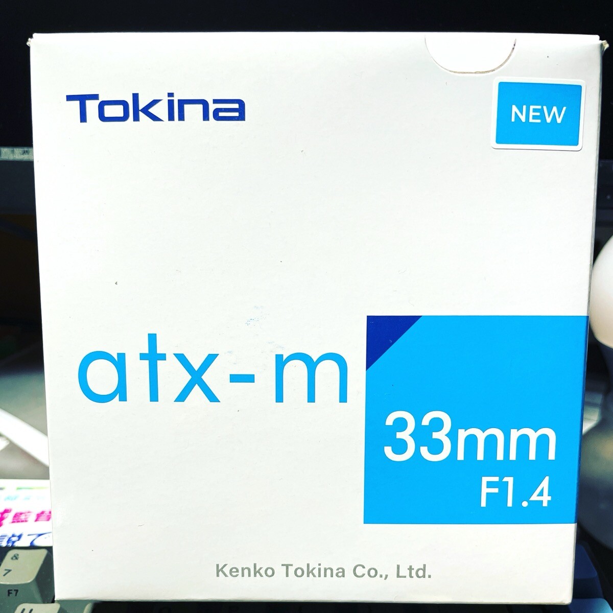 Tokina atx-m 33mm F1.4 外盒