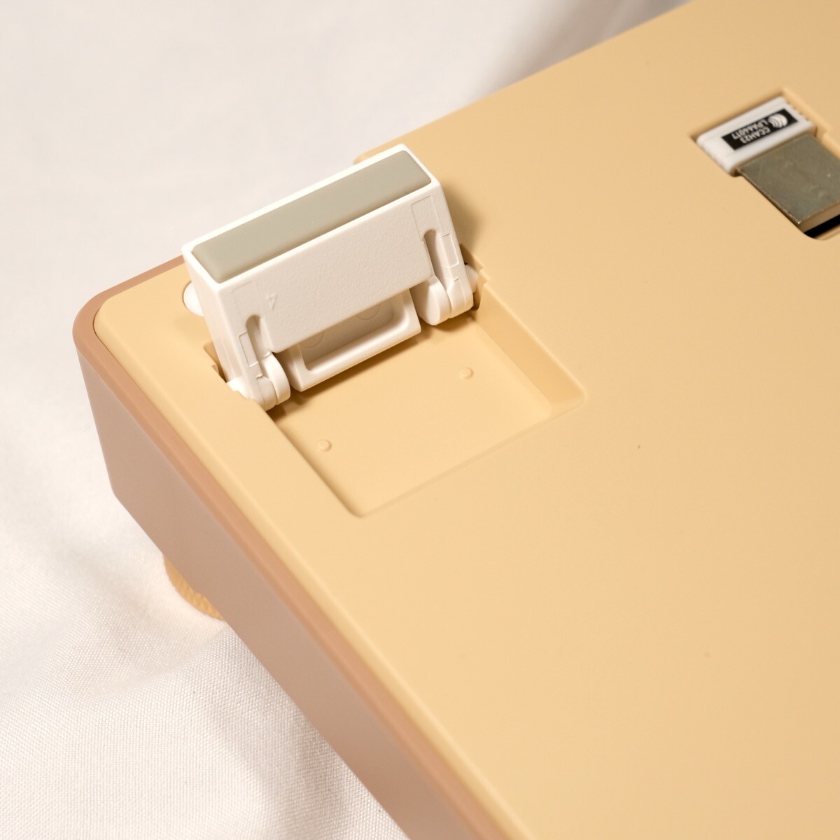 irocks K85R 底部支架-打開