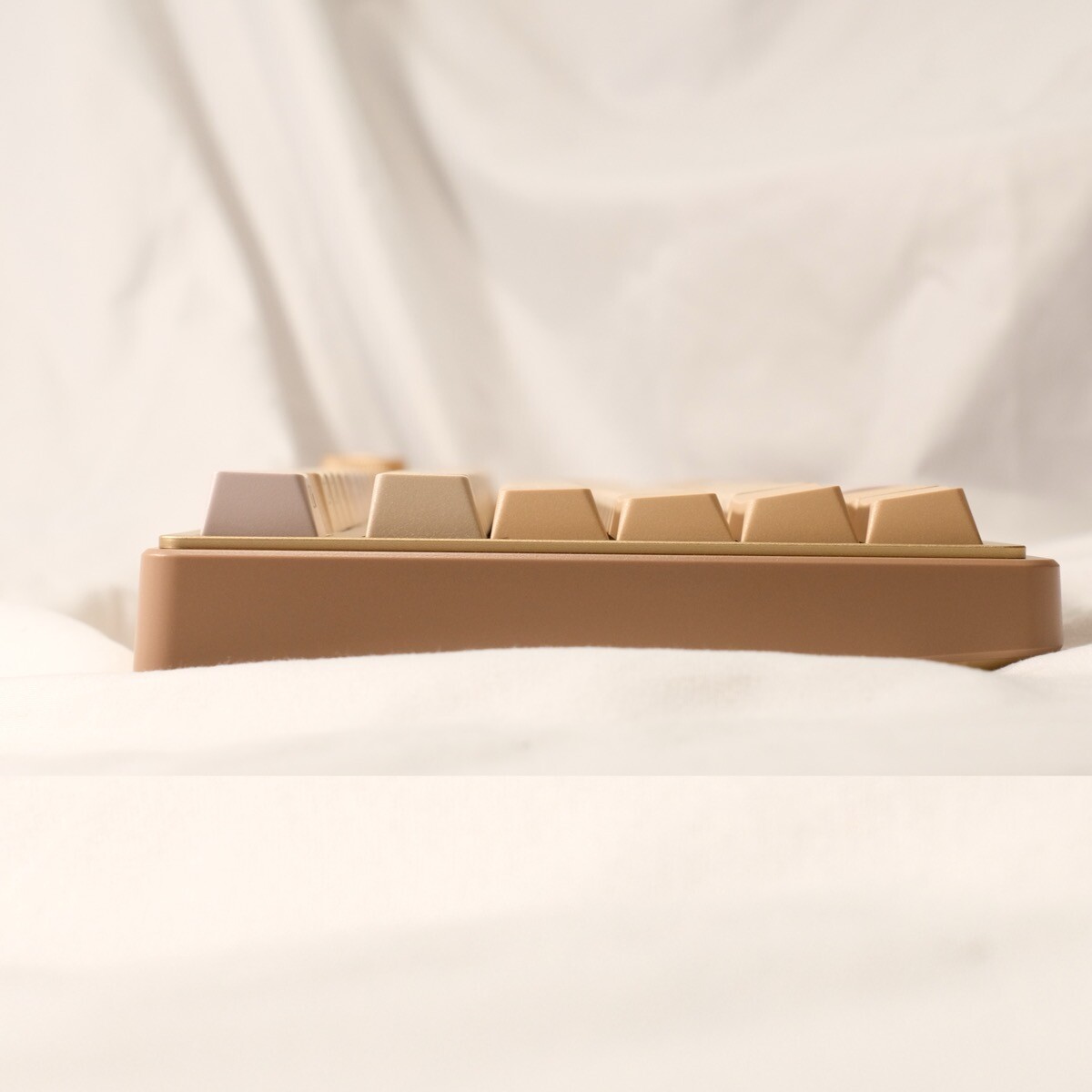 irocks K85R 摩卡棕 左側側邊