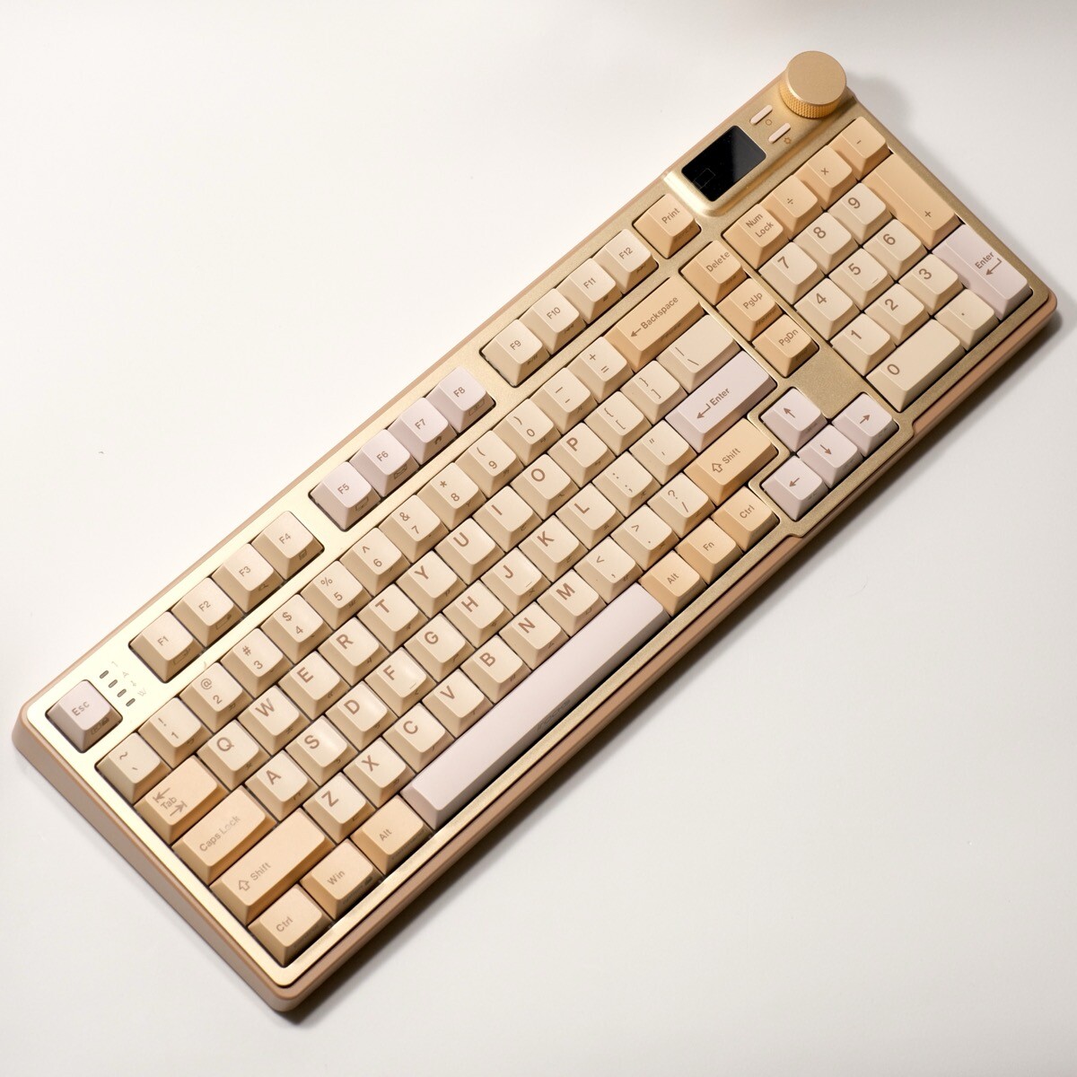 irocks K85R 開箱實用心得｜這鍵盤不只好看，靜音奶茶軸安靜好打