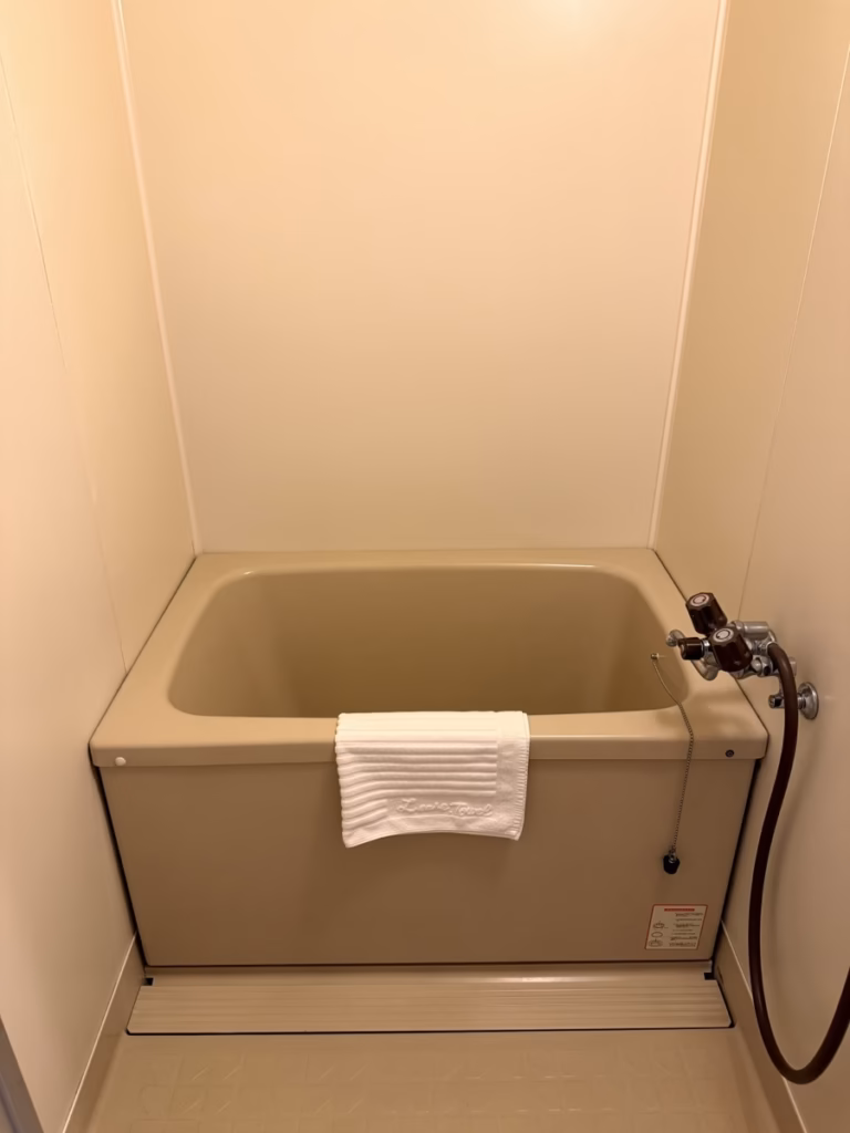 淺蟲溫泉 秋田屋飯店 和式房間浴缸